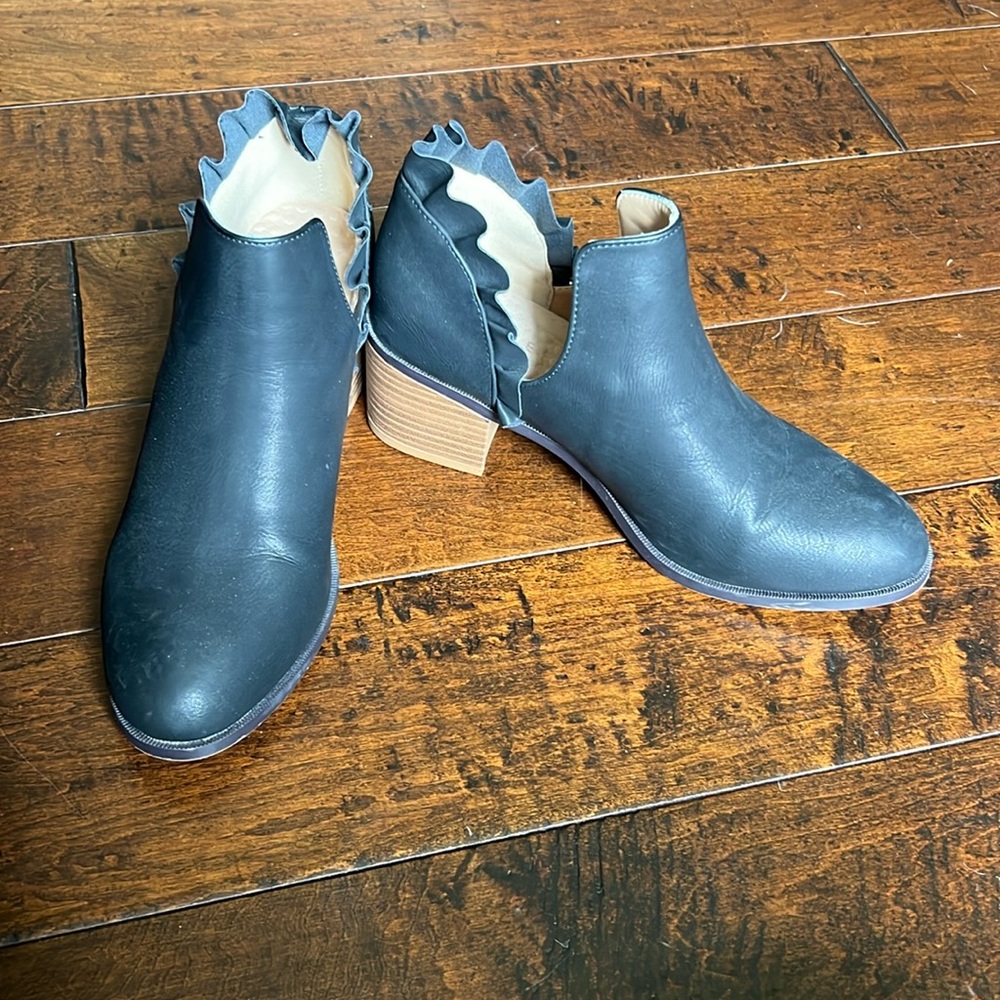 Journey collection booties